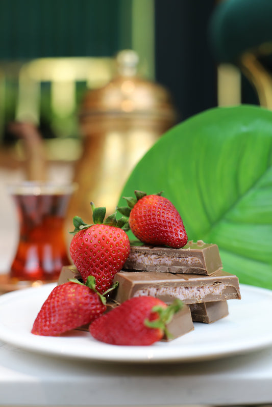 Dubai Chocolate strawberry kunefe ( Milk Chocolate)